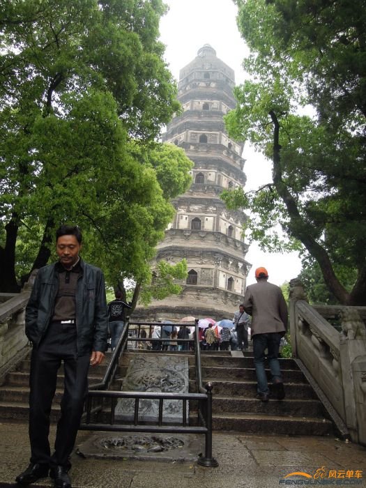 东面大雄宝殿后面看