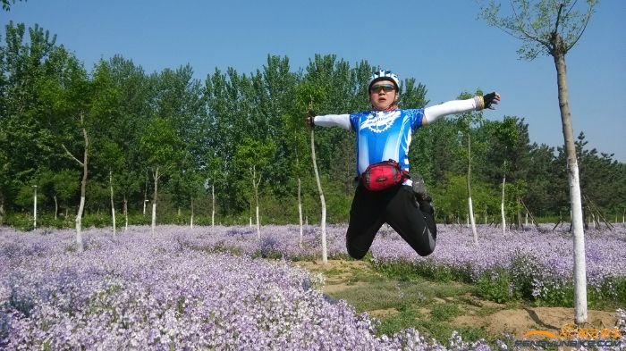 学学风云的招牌动作，俺这170斤的胖子跳成这样可不容易，都有点面目狰狞了 ...