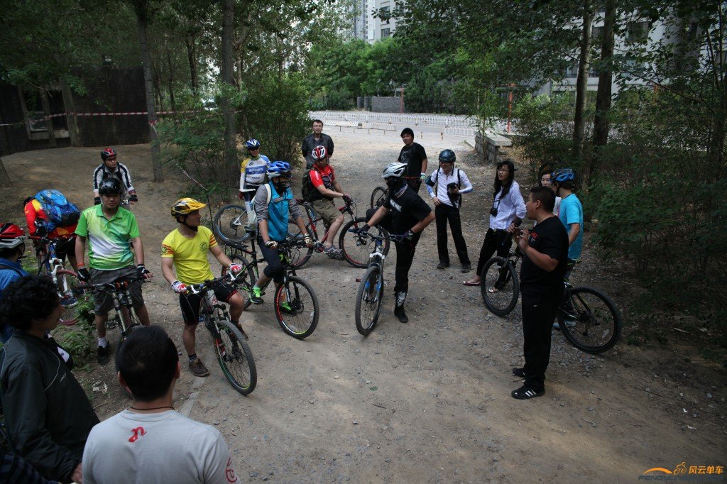 conew_选手熟悉赛道 (1).jpg