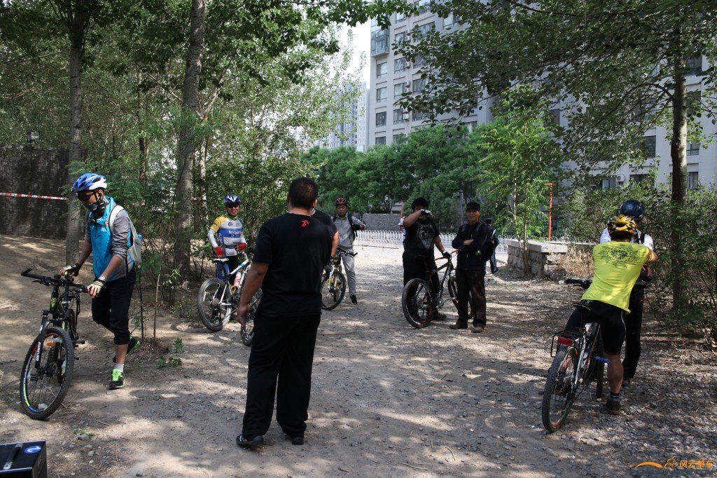 conew_选手熟悉赛道 (2).jpg