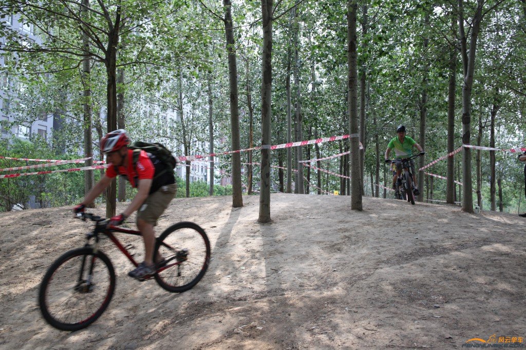 conew_选手熟悉赛道 (5).jpg