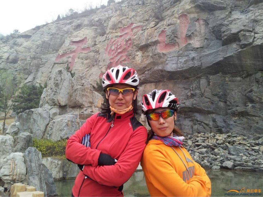 与骑友洲洲骑行千灵山