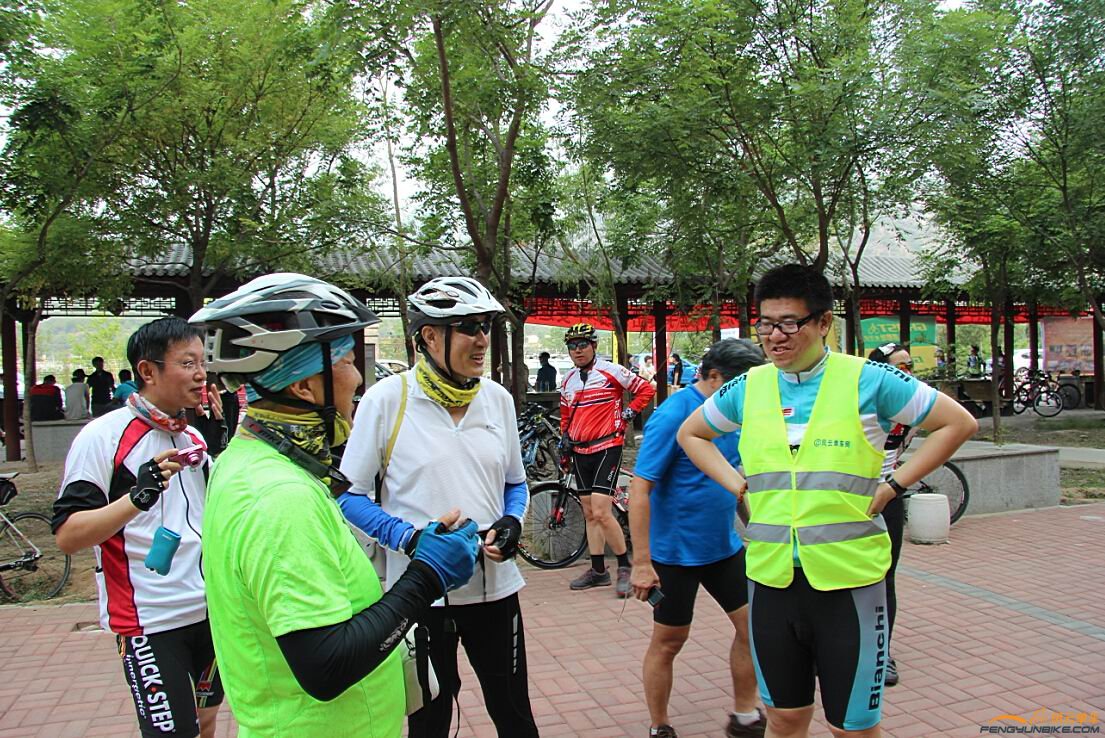 旺苗老哥、大卫老哥和老黑熊