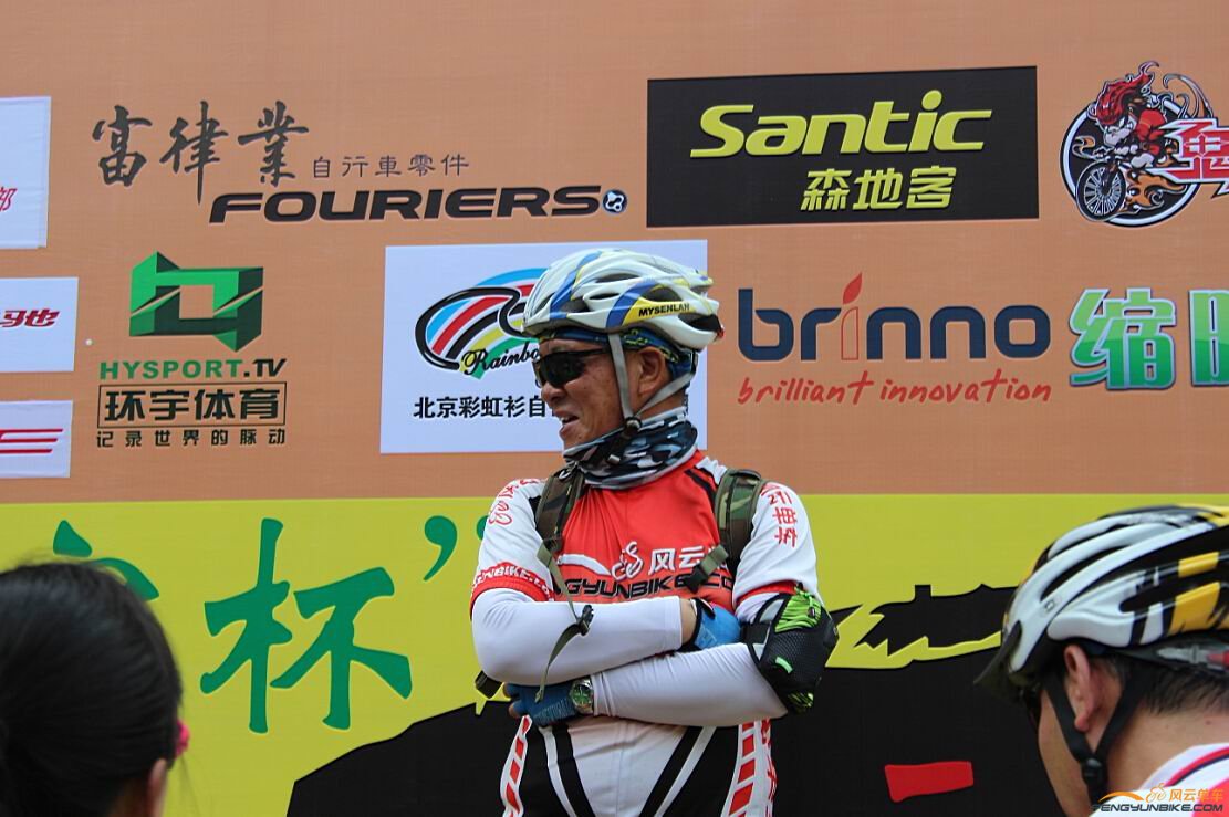 我怎么不可以站在这里呢？站一下就行！