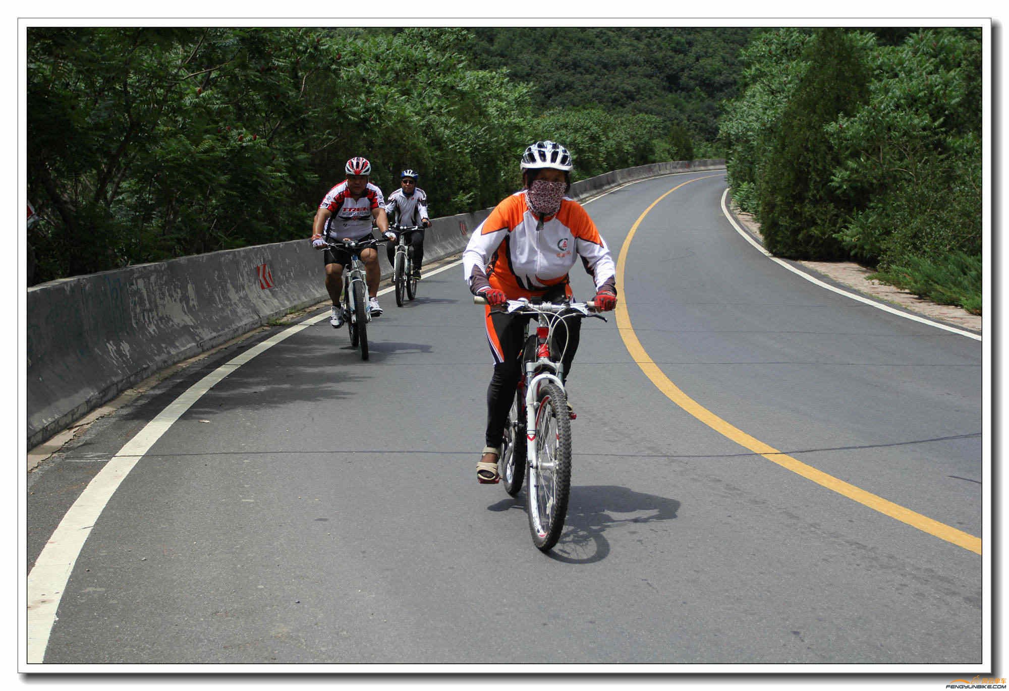 奔赴熊儿寨垭口