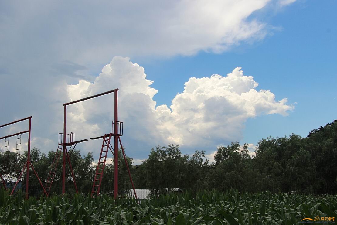 那一片云追过来了