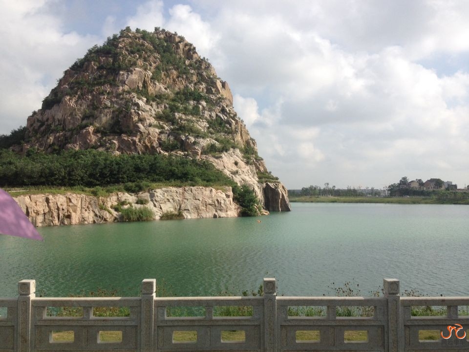 开山开出的深水潭