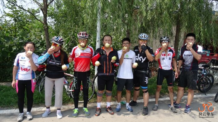 途中在晏庄市场休息