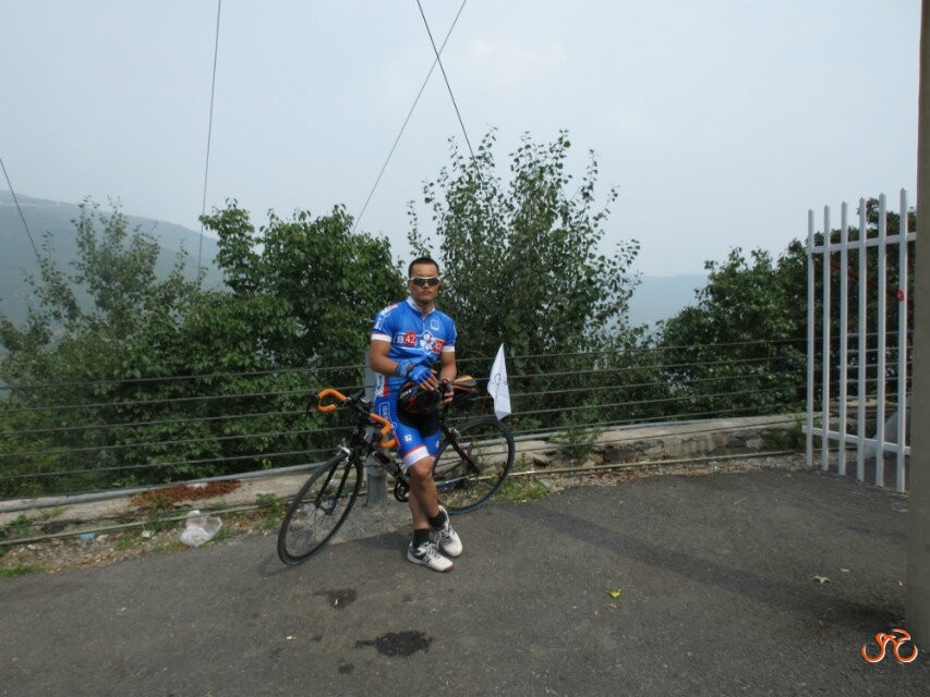 痞子，健身教练哦，带着我们热身