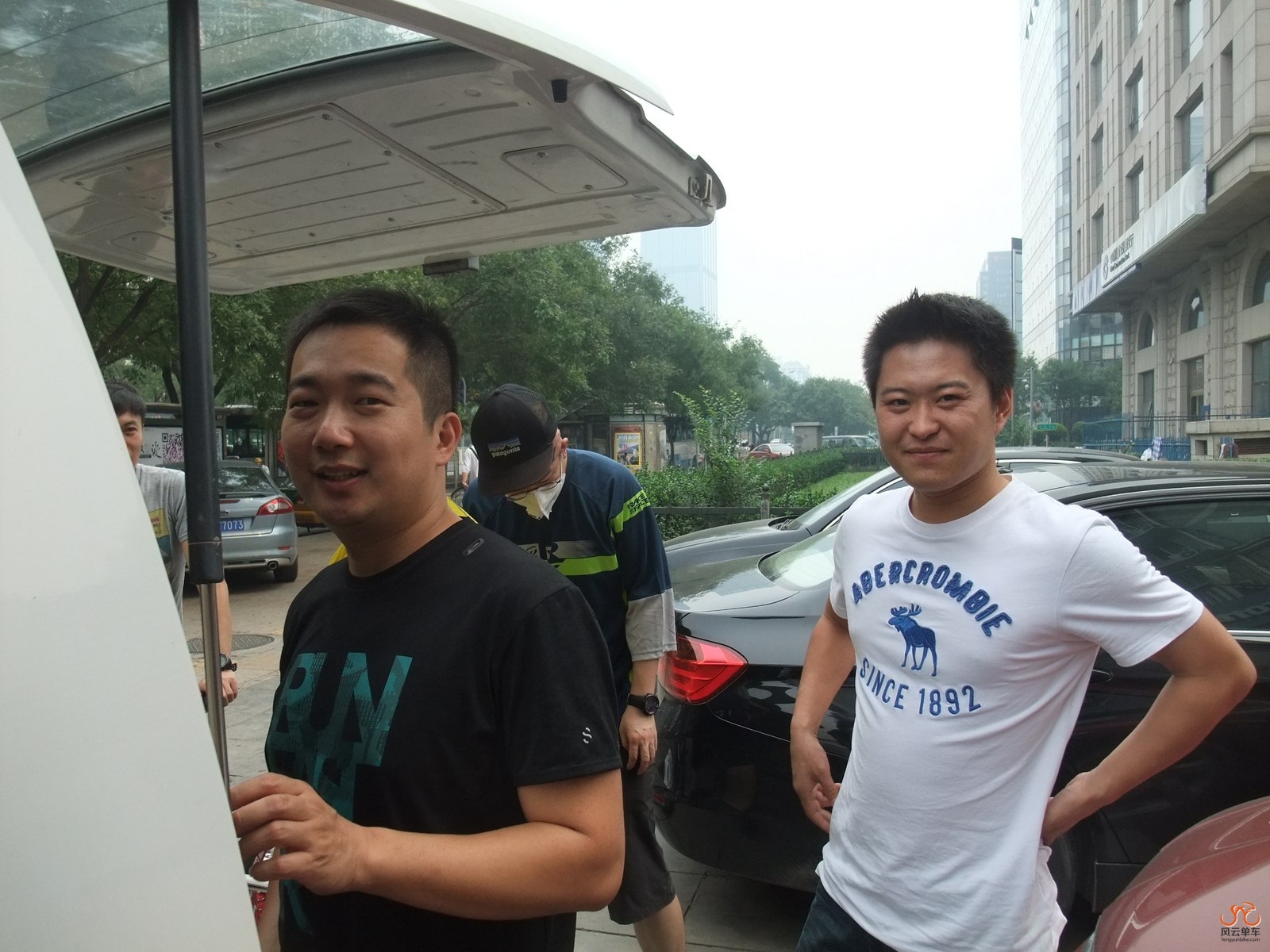 茄子、小龙来给我们送行