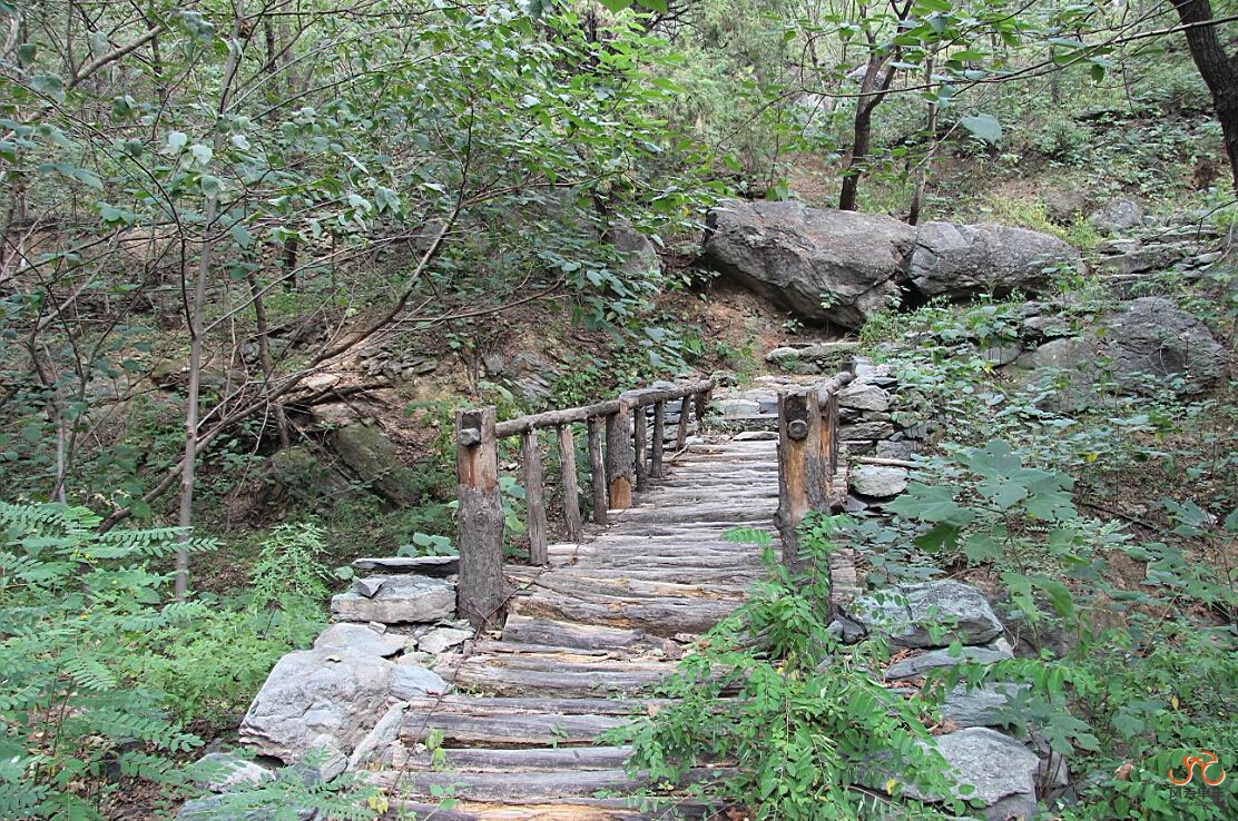 9新发现的山间小木桥