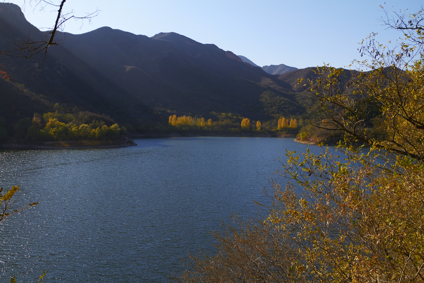 水库格外的好看