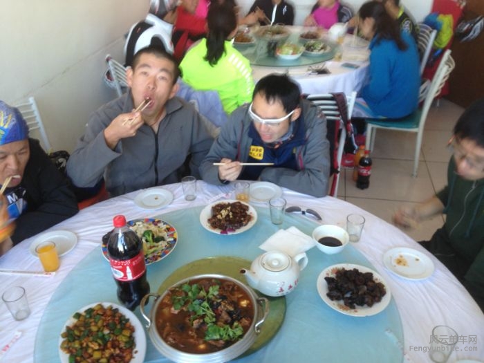 领队辛苦 允许吃块大的