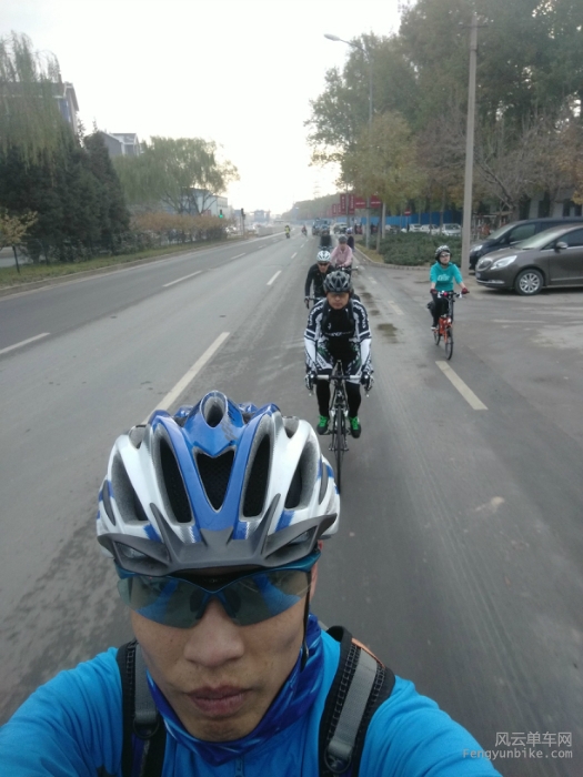 北大集合点领队“龙魂”