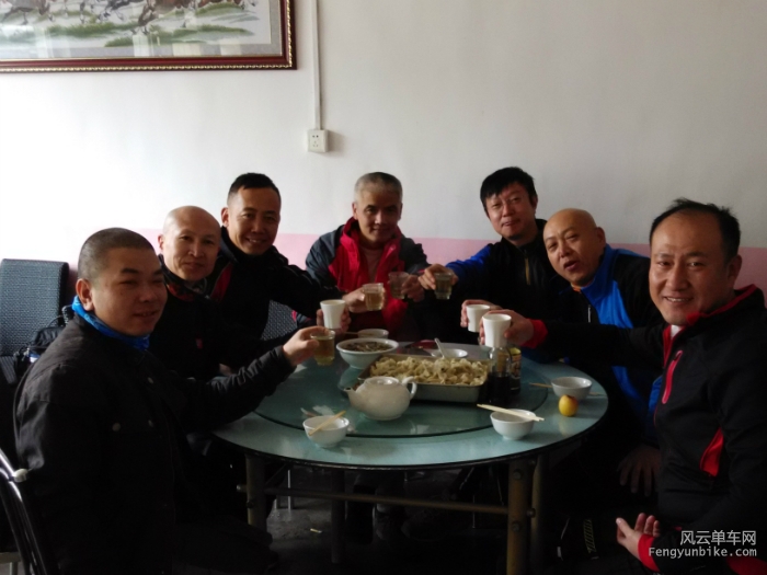 大家以茶代酒共贺立冬