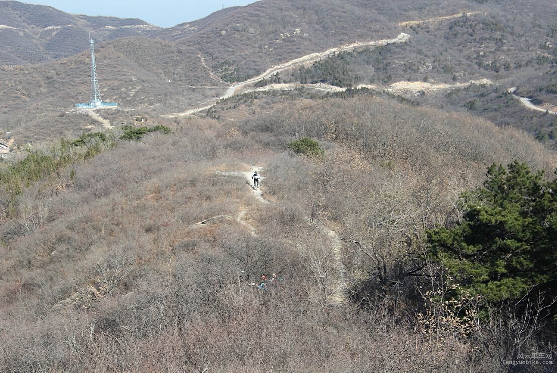 9飞身越野的车手