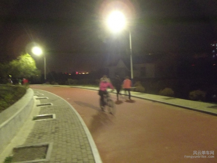 BigBull_骑. 011.jpg