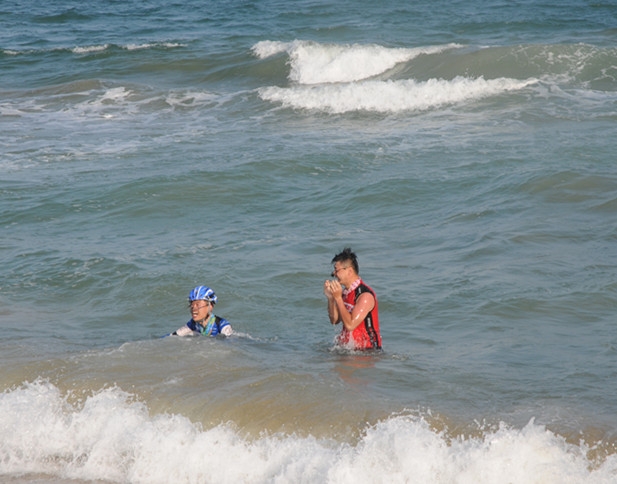 我们像是给大海强奸了。