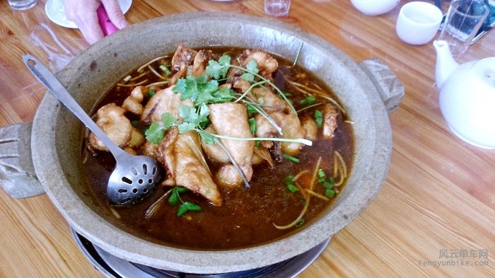 人均25的石锅鱼 美味可口