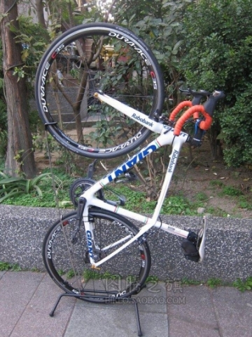 出俩牛逼停车架，停放支车架。IBERA，