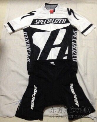 出正品闪电短袖，有发票，JAKROO短裤，快步车队长袖+背带裤