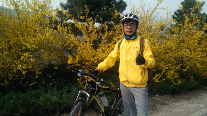 东南路，爬坡，趁休息来一张