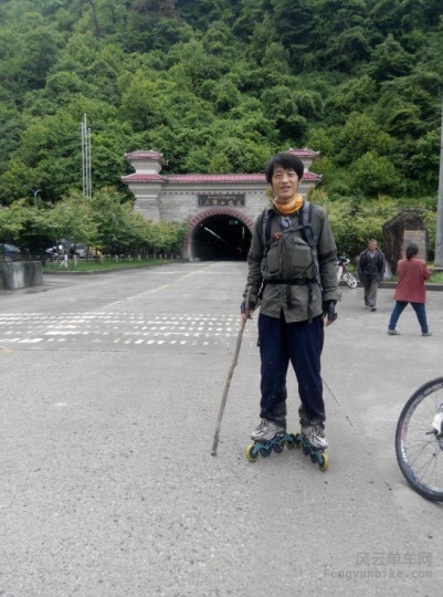 白水的轮滑小将也是成都到拉萨