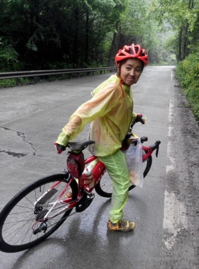 这是他在318遇到艾清时拍下发给我的