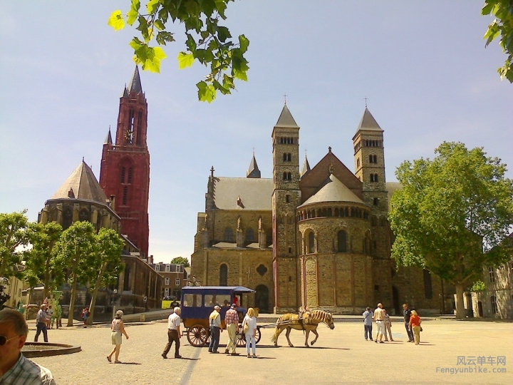 荷兰马城中心教堂