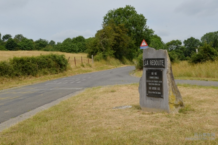 纪念列日-巴斯通-列日比赛的纪念碑