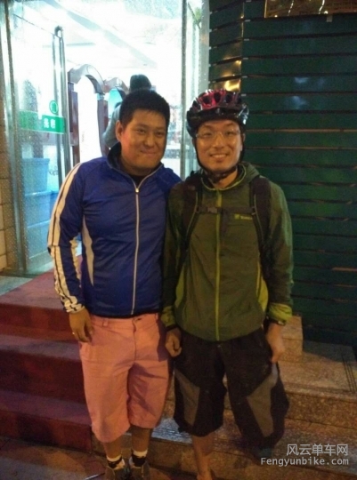 0913偶遇合影 都挺帅