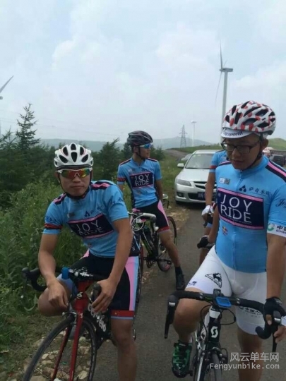 王哥这是掏啥呢   