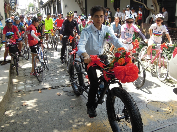 慈济家人的婚礼用上霸气车