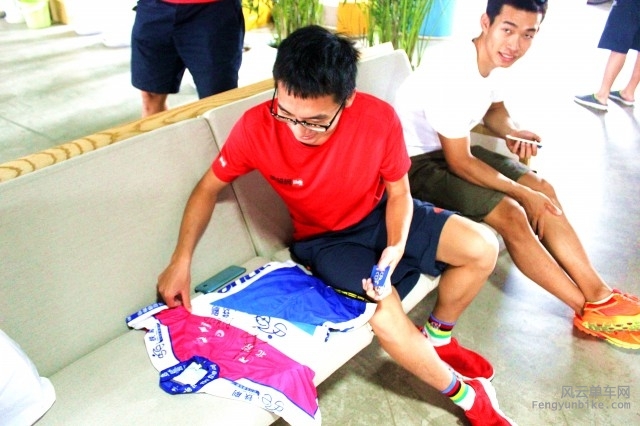 林超贤导演签名骑行服