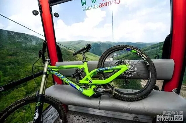 密苑云顶乐园山地自行车公园同样位于张家口崇礼县