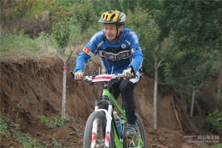 西安洪庆山爬坡赛