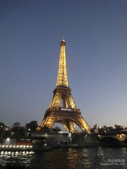 法国埃菲尔铁塔