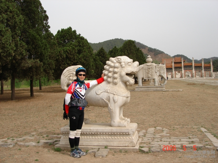 06年我和骑乐队骑行清东陵