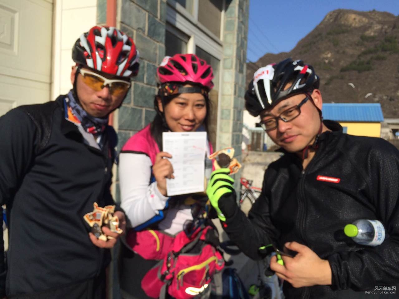 美女，片子虚了，是老关拍的