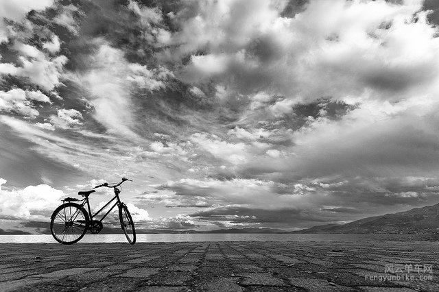 By Nikos Koutoulas-2.jpg