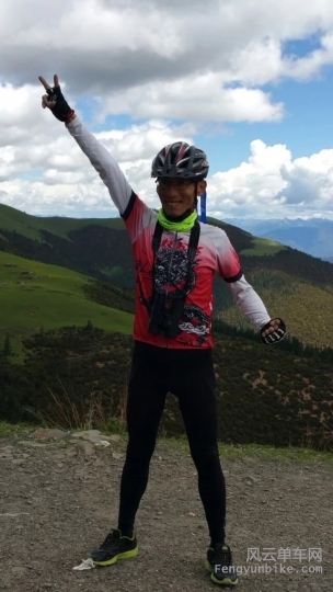 这里的天路十八弯，这里的弯路九连环，弯弯弯，环环环，弯弯环环都是关，我已站在十八弯之颠。 ... ...