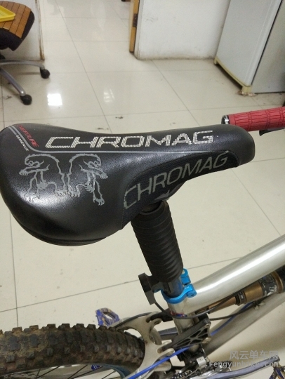 7加拿大断背熊  CHROMAG AM坐垫  坐管.jpg