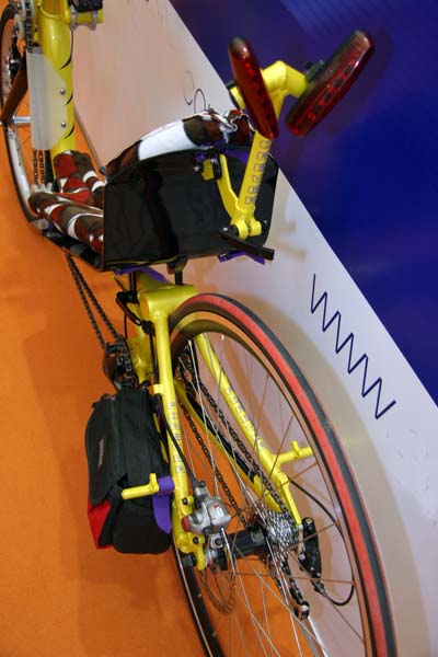 雪哥！！ 躺车！！！