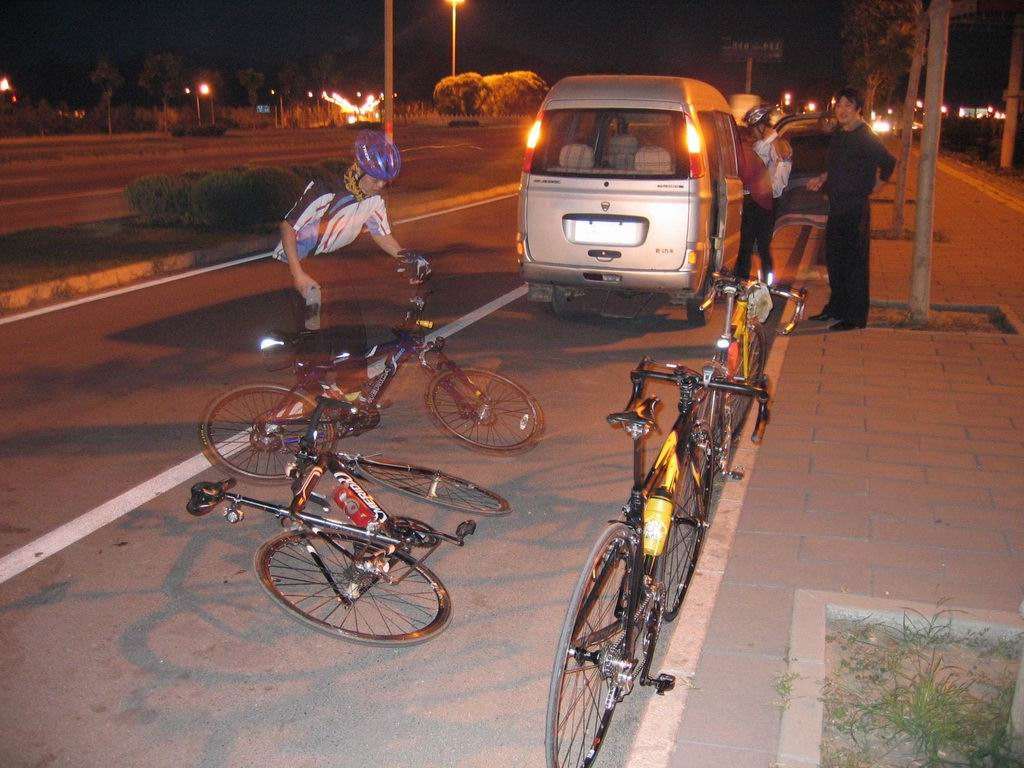 一张恐怖的照片，大家猜猜这是谁？