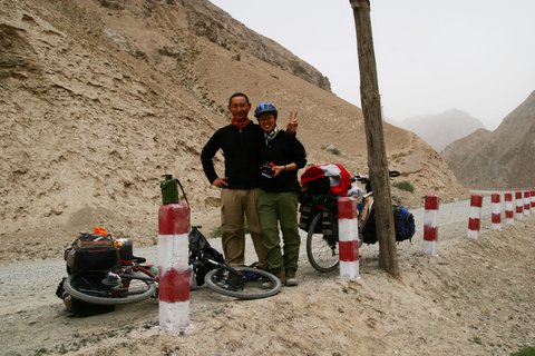 谢谢大家，我们回到家了．