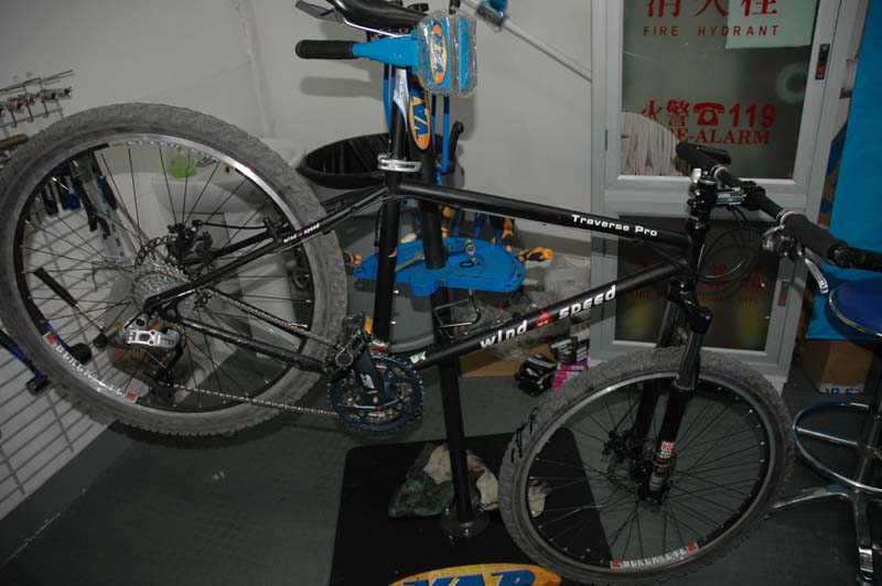 帮朋友出辆９９新的山地