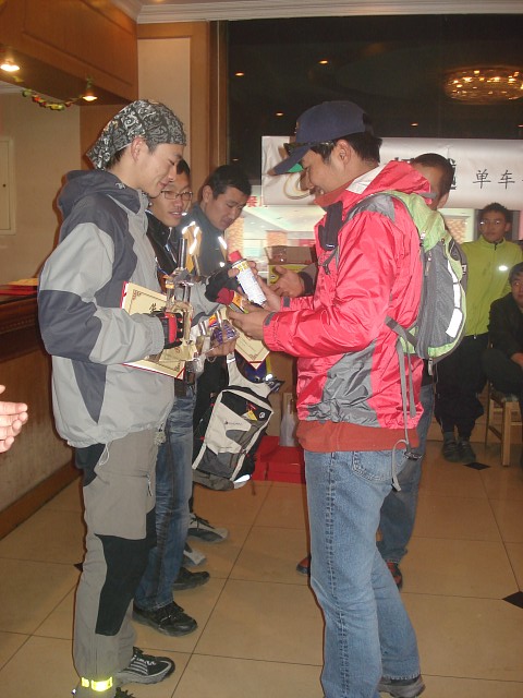 第一次颁奖  感到意外