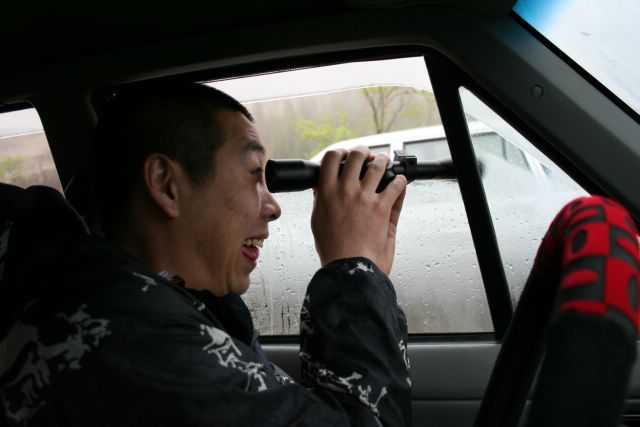 我脱完她衣服，我要脱她裤衩儿