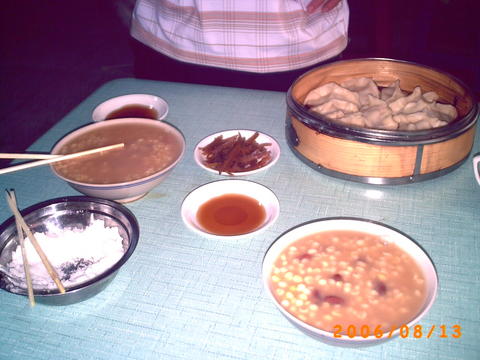 清淡的早点  兴隆的早上 吃完北京上路