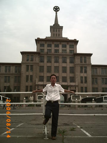 哥们在军博留影 让我也记住了这里